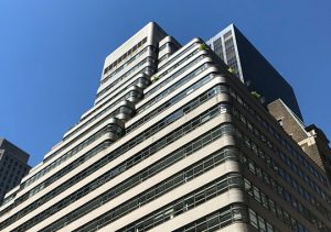 skyscraper building in manhattan